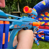 Nerf game / schietbaan met diverse geweren.